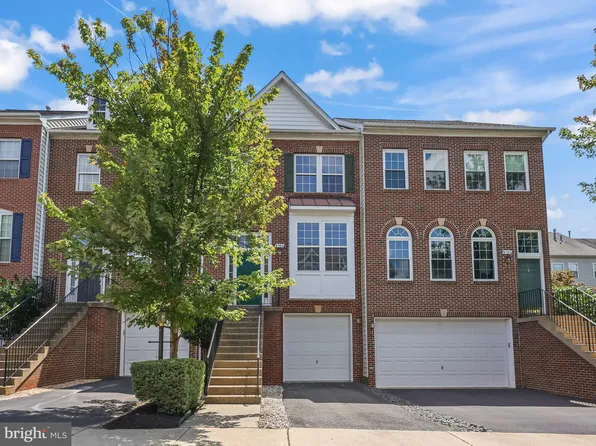 4101 River Forth Dr, Fairfax, VA 22030