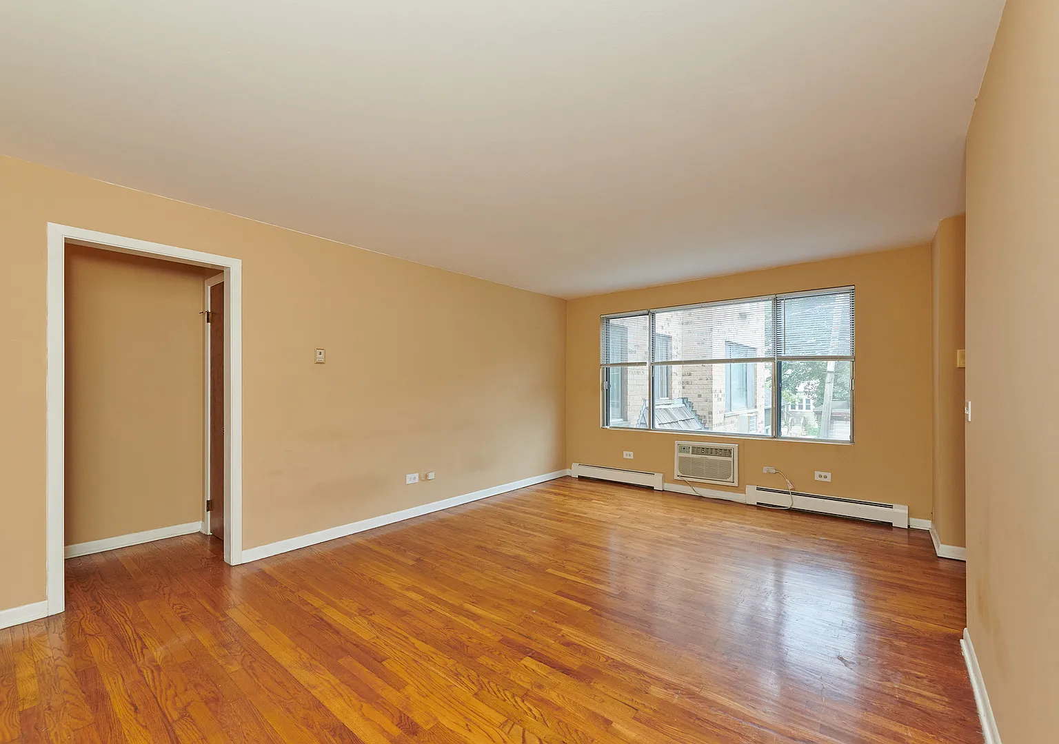 1 bed, 660 sqft, $1,600 — Photo 3
