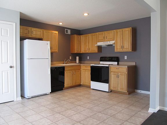 4th image of 13023 Everett Ct