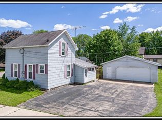 333 Lyon St, New London, WI 54961