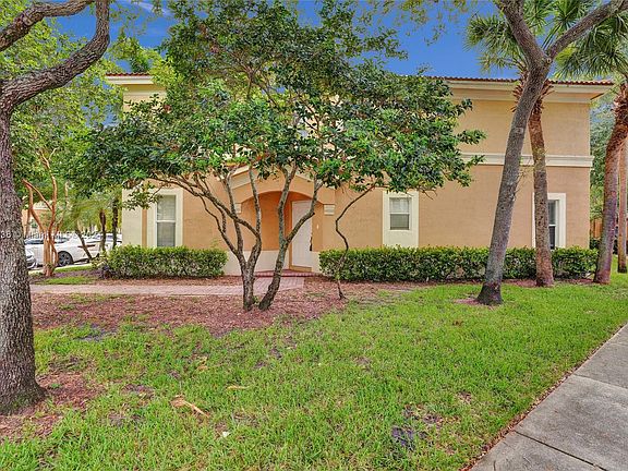 3rd image of 3043 SW 129th Ave #127