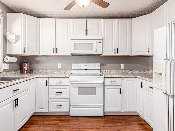 5th image of 258 Westmoor Ave