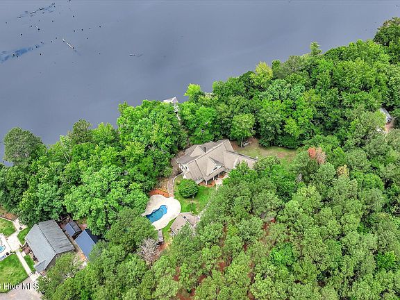 2nd image of 38 Dock Drive
