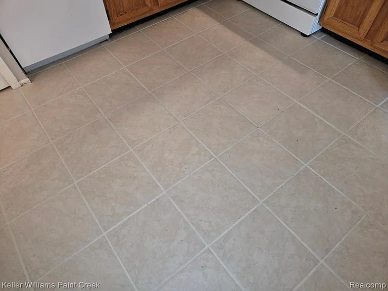 38565 Golfview Dr W — Photo 11