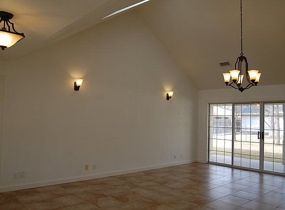 2nd image of 119 Tanglewood Dr