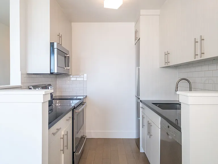 77 Bulkley Ave #12 — Photo 6