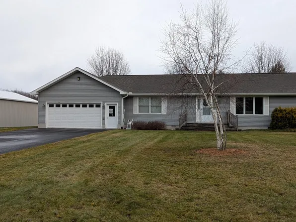 79 Williams St, Saint Ignace, MI 49781