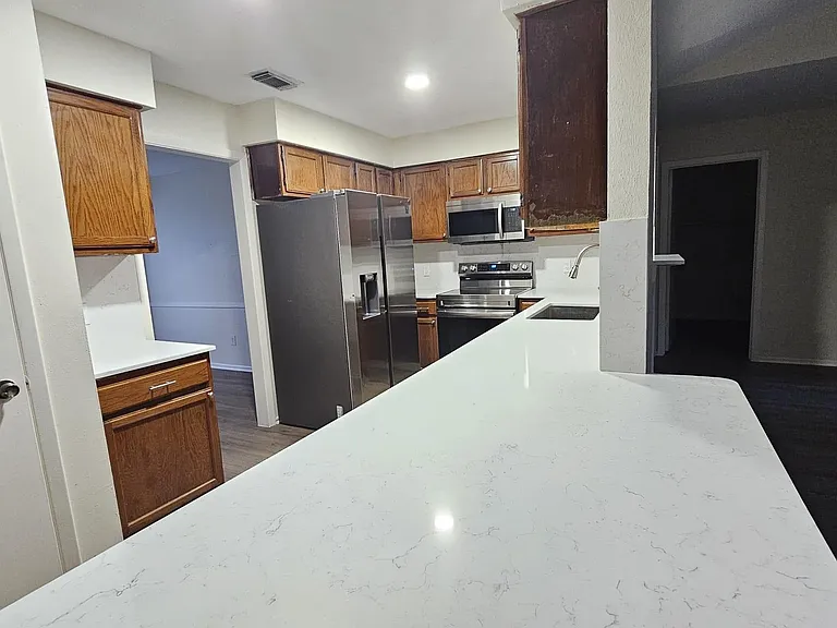 10303 Old Towne Ln — Photo 7