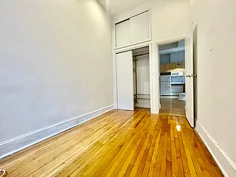 Rented by HOLTON REAL ESTATE INC.