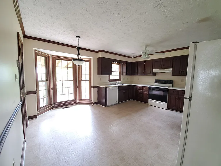 3508 Gowan Ln — Photo 13
