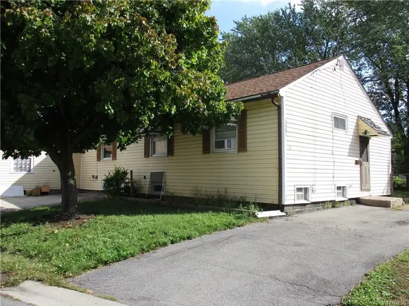 21-23 Starcrest Dr, Cheektowaga, NY 14225