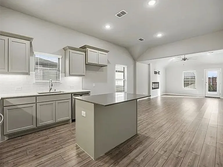 1522 Wayback Dr — Photo 3