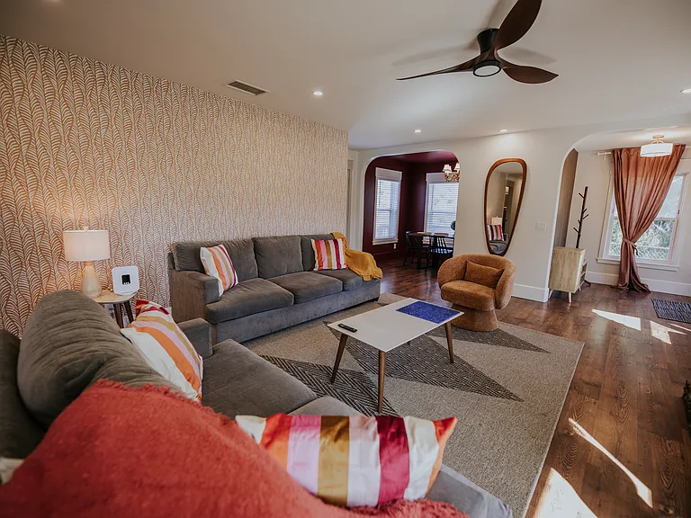 1384 Banner Rd — Photo 3