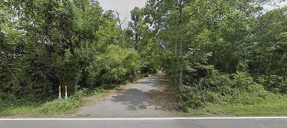 1st image of 2604 Carriage Ford Rd