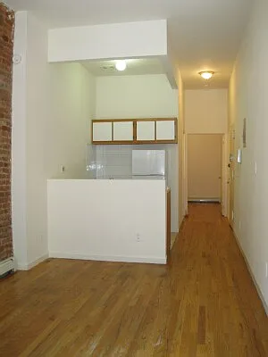 Rented by Tower Brokerage | media 17