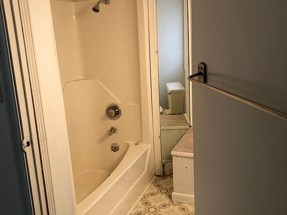 2nd image of 1163 W 27th St #2