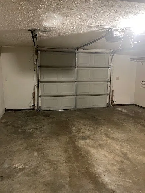 8 Holloway Ct. - B — Photo 3