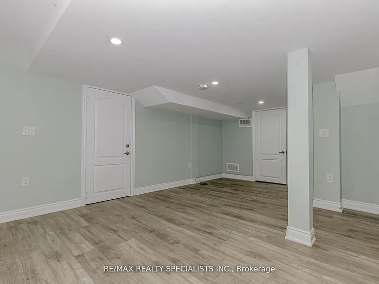 74 Clockwork Dr #B — Photo 11