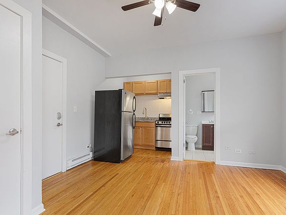 4th image of 1456-1460 W Fargo Ave #1456-302