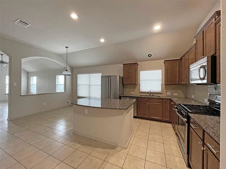 524 Cameron Cv — Photo 3