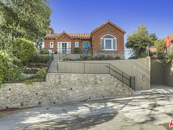 2nd image of 2537 Hyler Ave