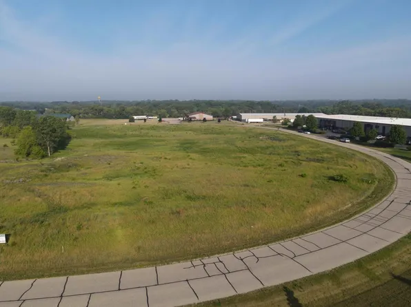 W355S8895 GODFREY LANE, Eagle, WI 53119