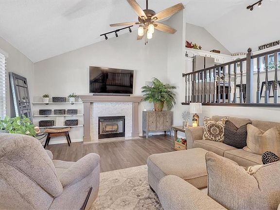 4th image of 252 NE Dreamweaver Ave