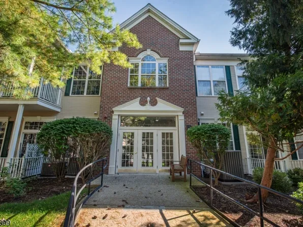 1313 Four Seasons Dr, Wayne Twp., NJ 07470