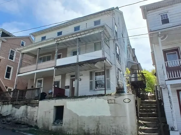 1646 Pulaski Ave, Coal Township, PA 17866
