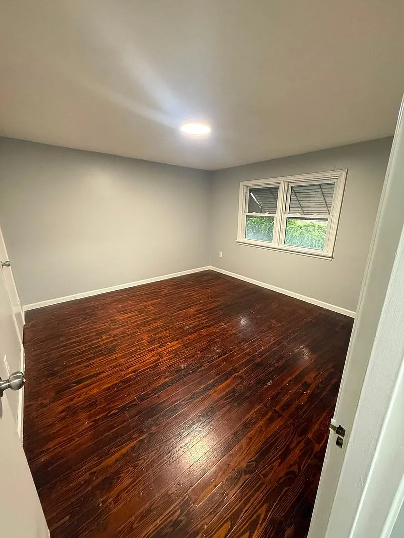 West Reading, 3 BR with finished lower level, off street parking & Central Air available now! — Photo 4