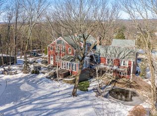 35 Sand Hill Rd, Annandale, NJ 08801