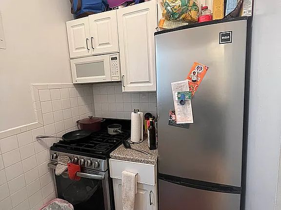 3rd image of 413 W 52nd St APT 3B