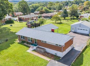 227 Maplelawn Ave NE, Roanoke, VA 24012