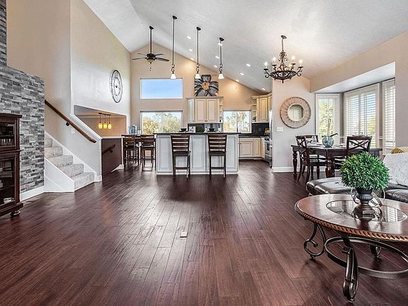 3rd image of 5301 Emerald Ct