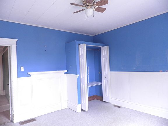 4th image of 1227 Mayo St