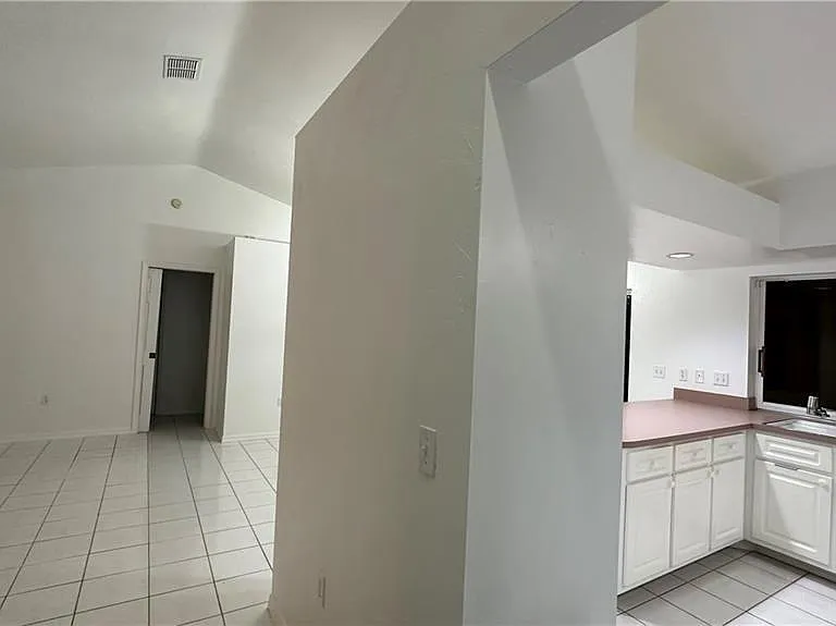 701 Arianne Ct — Photo 9