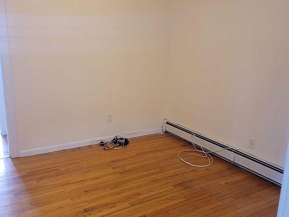 4th image of 990 McLean Ave Floor 1
