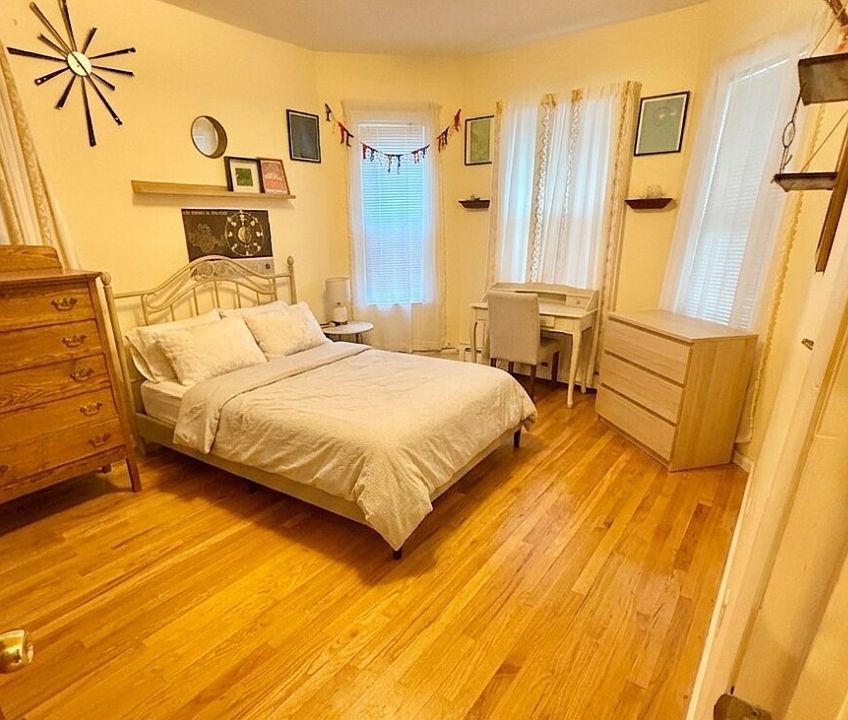 1st image of 61 Franklin St #1