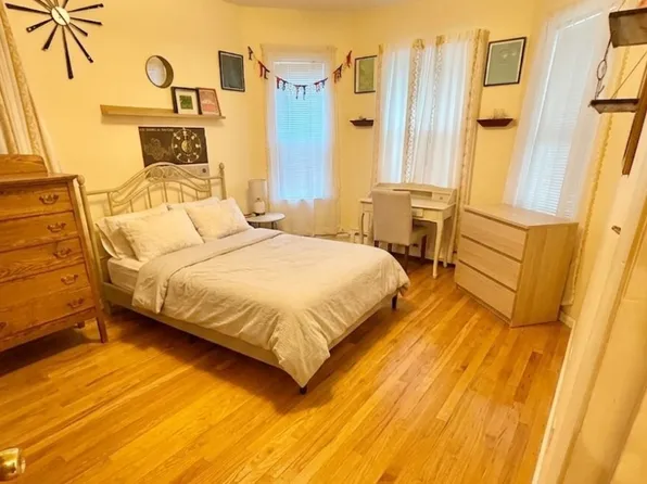 61 Franklin St #1, Brookline, MA 02445