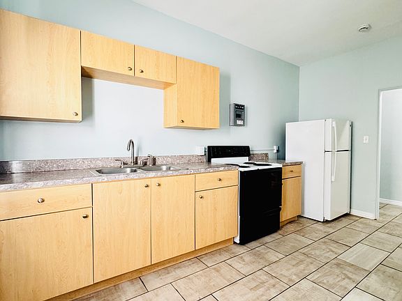 3rd image of 149 S Hollywood Ave APT 6
