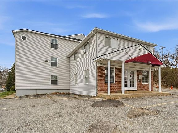 3rd image of 420 Woodward Rd APT 5