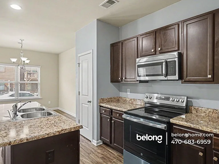 3335 Blue Springs Walk NW — Photo 5