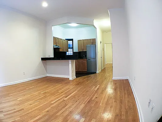 Rented by Francine Realty | media 5