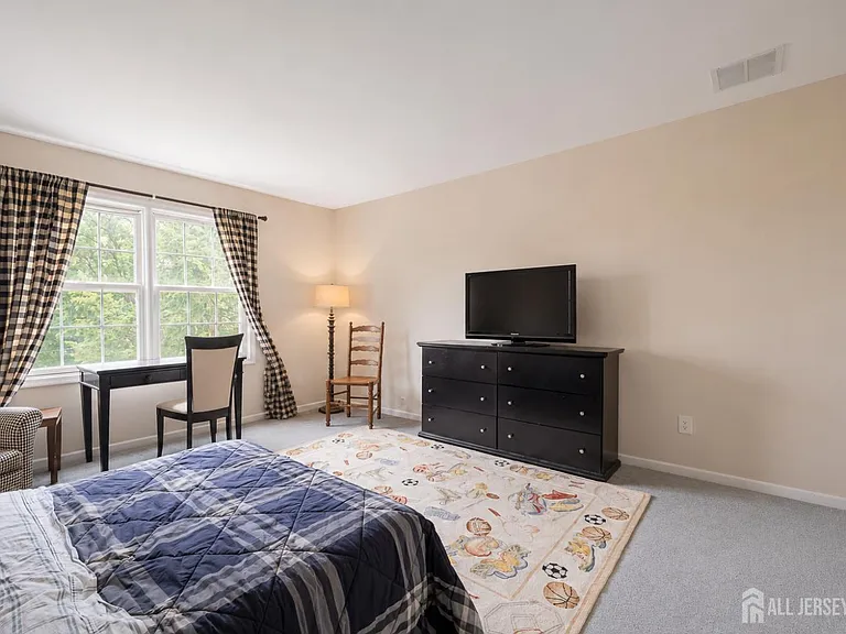 812 Columbus Ave — Photo 20