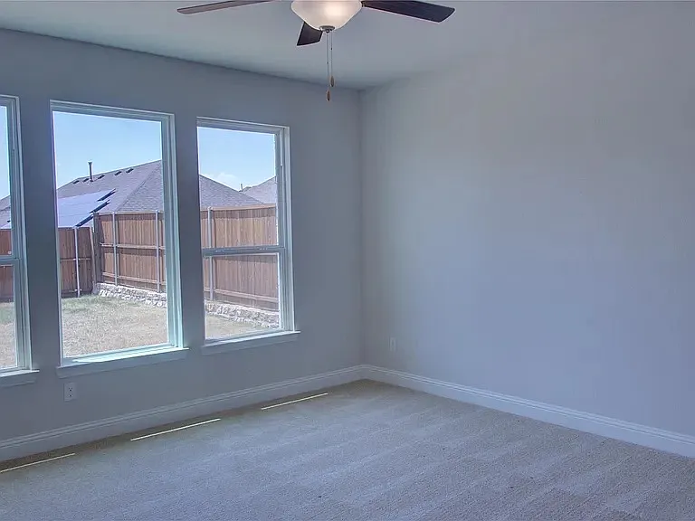136 Glenwood Dr — Photo 11