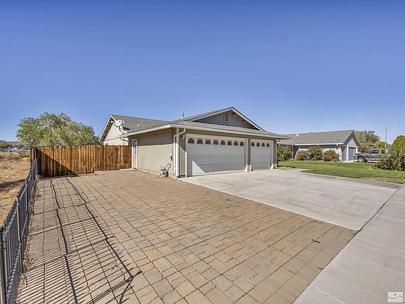 2nd image of 225 Wildwood Dr