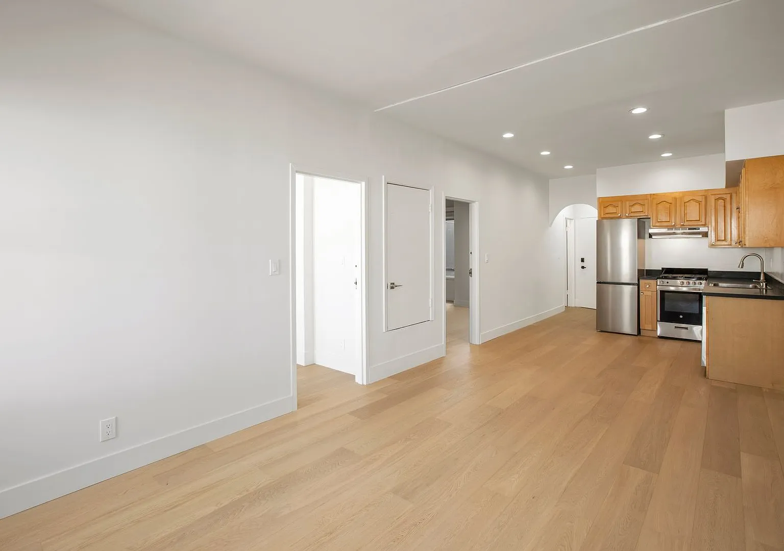 Recently Updated 2BR in Excellent Haight Ashbury Location! — Photo 2