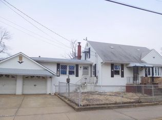 35 Twilight Ave, Keansburg, NJ 07734