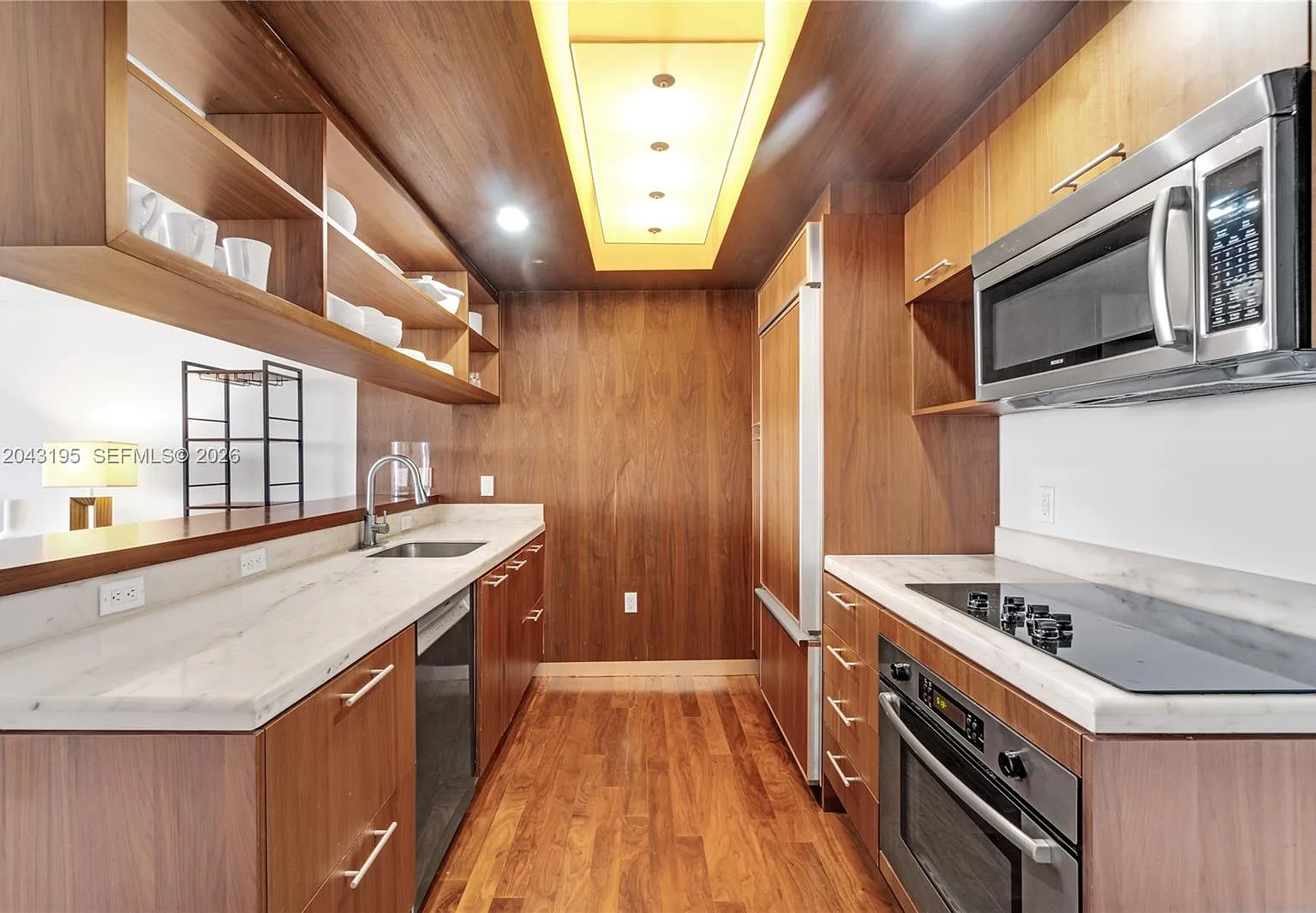 50 Biscayne Condo — Photo 2