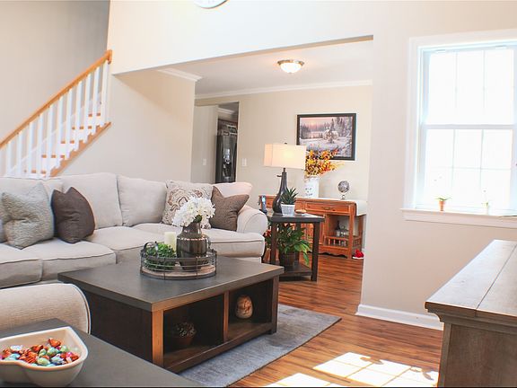 4th image of 4 Gravin St